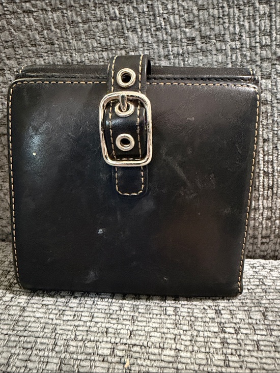 Coach Handbags - Vintage Coach Men or Women’s Bifold Wallet in Tan and Black with Signature